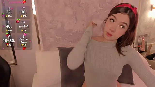 doll eyees  online show from 10.31.25