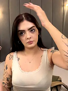 Snapshot of AliceRitter chatting on 09.25.25 AliceRitter online show from 09.25.25