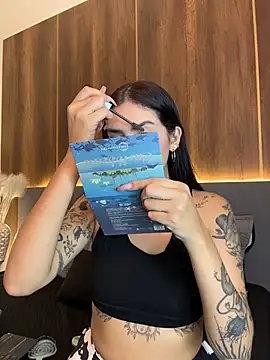 Snapshot of AliceRitter chatting on 10.10.25 AliceRitter online show from 10.10.25