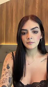 Snapshot of AliceRitter chatting on 10.19.25 AliceRitter online show from 10.19.25