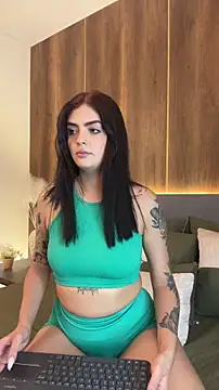 Snapshot of AliceRitter chatting on 10.21.25 AliceRitter online show from 10.21.25