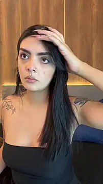 Snapshot of AliceRitter chatting on 11.19.25 AliceRitter online show from 11.19.25