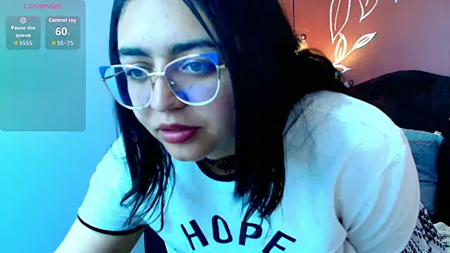 Mia  Scott   online show from 10.22.25
