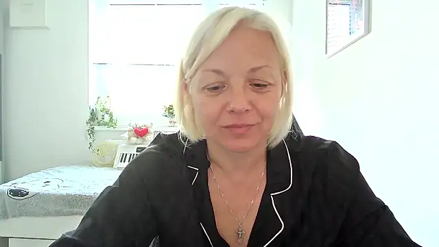 Linsy Kim online show from 09.28.25