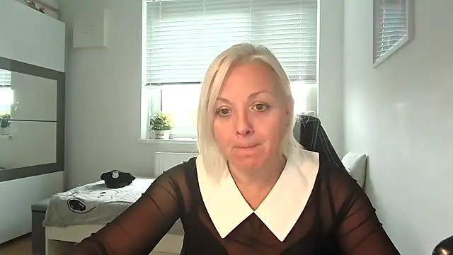 Linsy Kim online show from 10.24.25