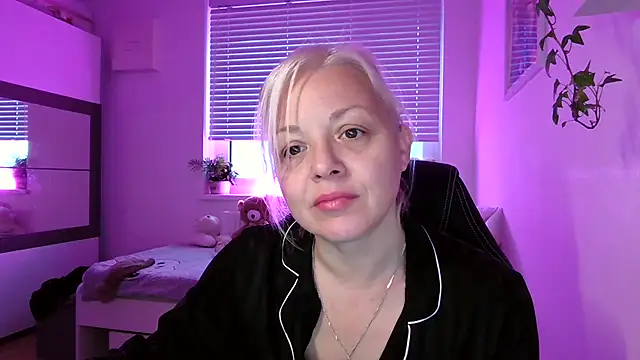 Linsy Kim online show from 11.27.25