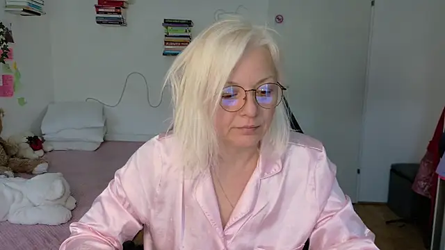 Linsy Kim online show from 04.25.26