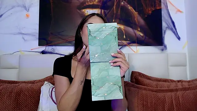 NicoletBlossom online show from 10.29.25