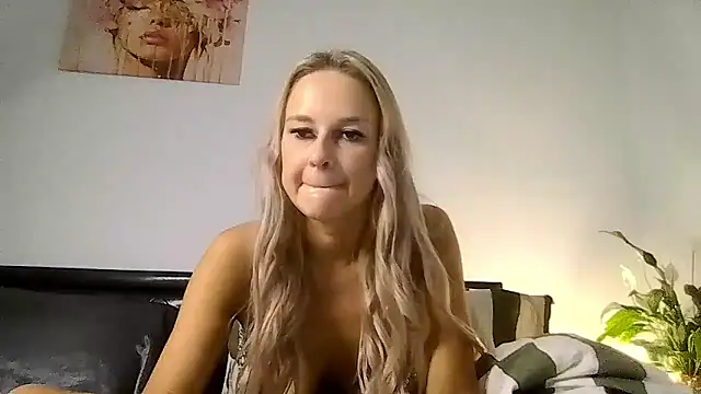 imyourgoodgirl69 online show from 01.12.26