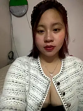 Snapshot of maianhcute chatting on 11.19.25 maianhcute online show from 11.19.25