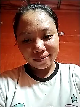 Snapshot of venu00 chatting on 10.21.25 venu00 online show from 10.21.25