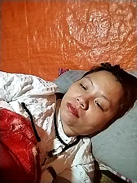 Snapshot of venu00 chatting on 10.24.25 venu00 online show from 10.24.25