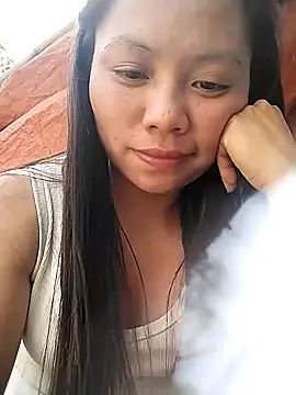 Snapshot of venu00 chatting on 10.30.25 venu00 online show from 10.30.25