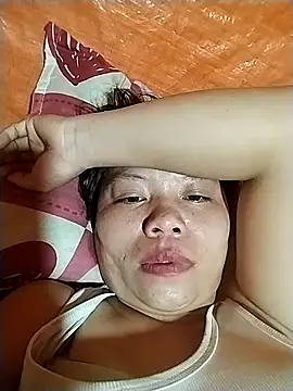 Snapshot of venu00 chatting on 10.30.25 venu00 online show from 10.30.25