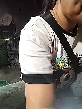 Snapshot of venu00 chatting on 11.16.25 venu00 online show from 11.16.25