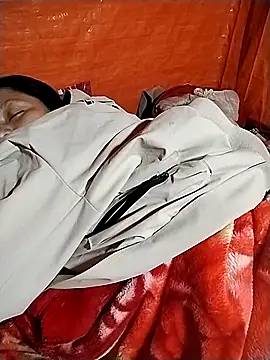 Snapshot of venu00 chatting on 11.21.25 venu00 online show from 11.21.25