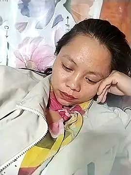 Snapshot of venu00 chatting on 11.22.25 venu00 online show from 11.22.25