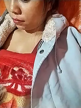 Snapshot of venu00 chatting on 11.27.25 venu00 online show from 11.27.25