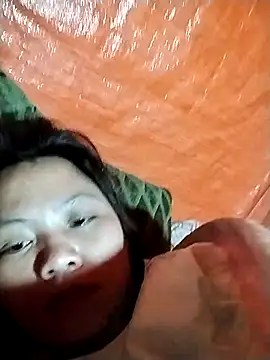 Snapshot of venu00 chatting on 11.29.25 venu00 online show from 11.29.25