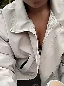 Snapshot of venu00 chatting on 12.05.25 venu00 online show from 12.05.25