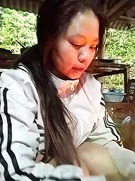 Snapshot of venu00 chatting on 12.14.25 venu00 online show from 12.14.25