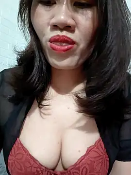 Snapshot of Singlemom69x chatting on 05.12.26 Singlemom69x online show from 05.12.26