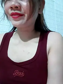 Snapshot of Singlemom69x chatting on 05.18.26 Singlemom69x online show from 05.18.26