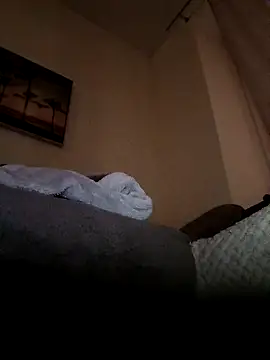 Snapshot of Woodern chatting on 11.30.25 Woodern online show from 11.30.25