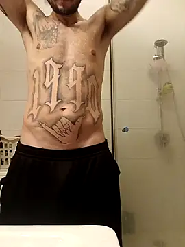 Snapshot of Woodern chatting on 12.18.25 Woodern online show from 12.18.25