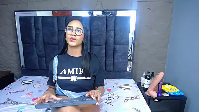 Snapshot of sanabeltits202cl chatting on 11.23.25 sanabeltits202cl online show from 11.23.25