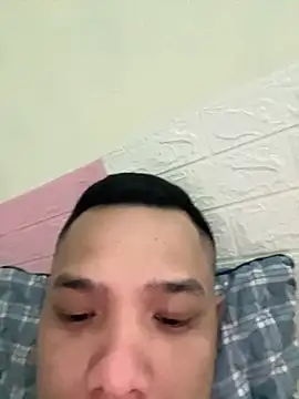 Snapshot of letruong6879 chatting on 09.22.25 letruong6879 online show from 09.22.25