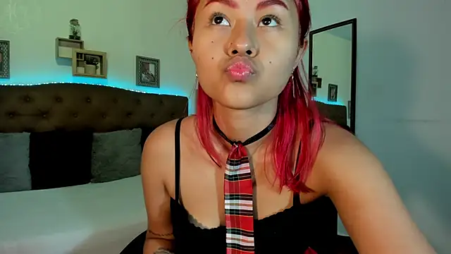 MAYASMITH   online show from 06.06.26