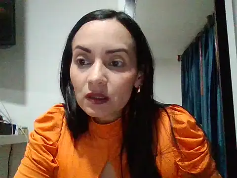 Snapshot of sarita_star chatting on 10.11.25 sarita star online show from 10.11.25