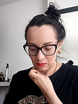 Snapshot of sarita_star chatting on 10.24.25 sarita star online show from 10.24.25