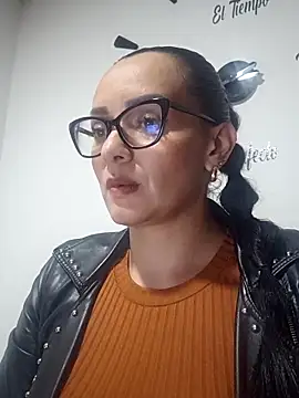 Snapshot of sarita_star chatting on 11.25.25 sarita star online show from 11.25.25