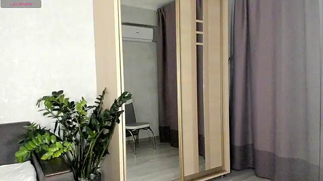 SaraShine  online show from 10.27.25