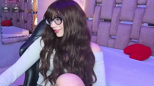 Snapshot of ZharaLux chatting on 01.18.26 ZharaLux online show from 01.18.26