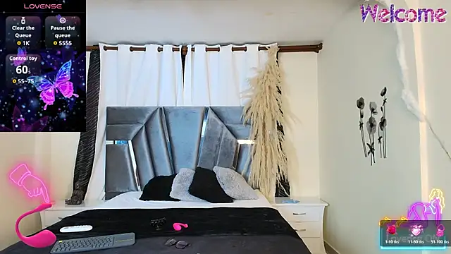 MiniLove 01 online show from 10.20.25