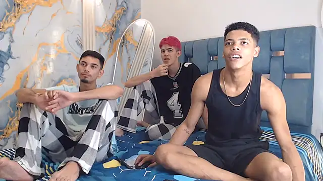 PRETTY FEM online show from 05.07.26