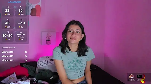 Snapshot of Georgina_Ferri_ chatting on 10.30.25 Georgina Ferri online show from 10.30.25