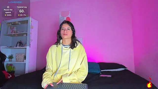 Snapshot of Georgina_Ferri_ chatting on 11.14.25 Georgina Ferri online show from 11.14.25