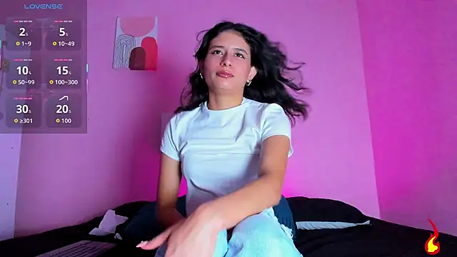 Snapshot of Georgina_Ferri_ chatting on 11.19.25 Georgina Ferri online show from 11.19.25