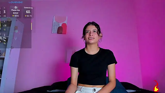 Snapshot of Georgina_Ferri_ chatting on 11.25.25 Georgina Ferri online show from 11.25.25