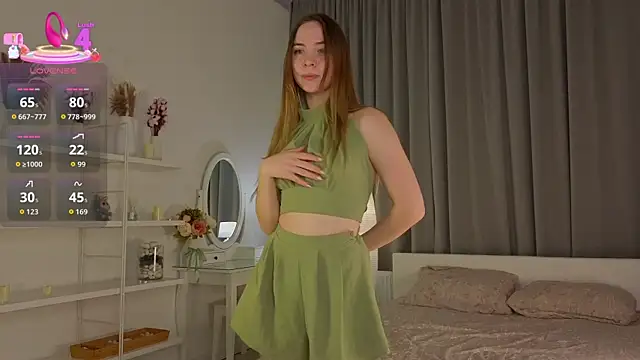 Snapshot of CarollSmithh chatting on 10.10.25 CarollSmithh online show from 10.10.25