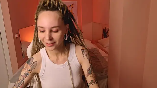 MiaGraham1 online show from 11.06.25