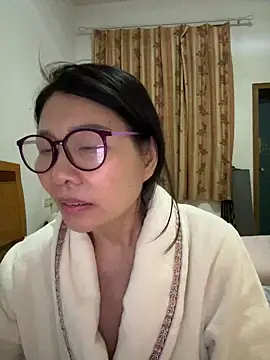 xiiuuff18 online show from 04.22.26