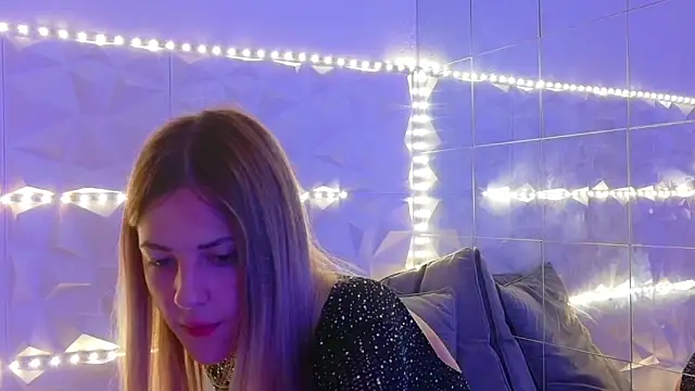 Aishha  online show from 10.03.25