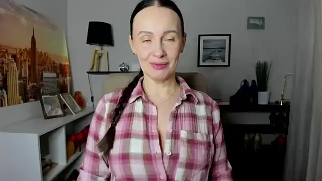 Velvet Jasmine online show from 03.05.26