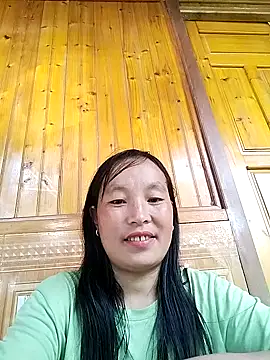 Snapshot of miss-su chatting on 09.21.25 miss-su online show from 09.21.25