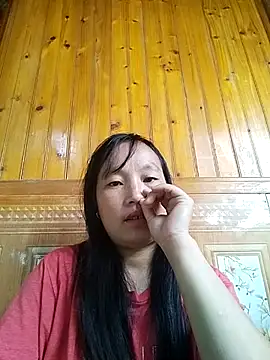 Snapshot of miss-su chatting on 09.24.25 miss-su online show from 09.24.25